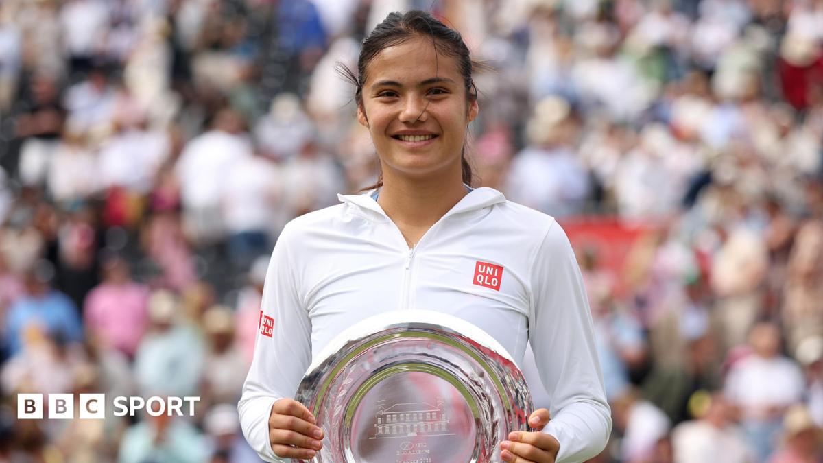 Emma Raducanu poses with her Queen's runner-up trophy