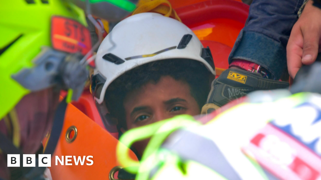 Two boys pulled from Venezuela earthquake rubble among 33 people rescued over weekend - BBC