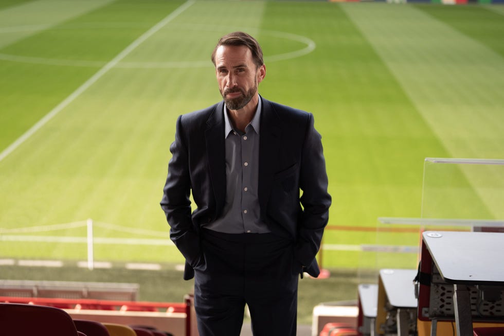 Joseph Fiennes as Gareth Southgate, Dear England joseph fiennes as gareth southgate, dear england