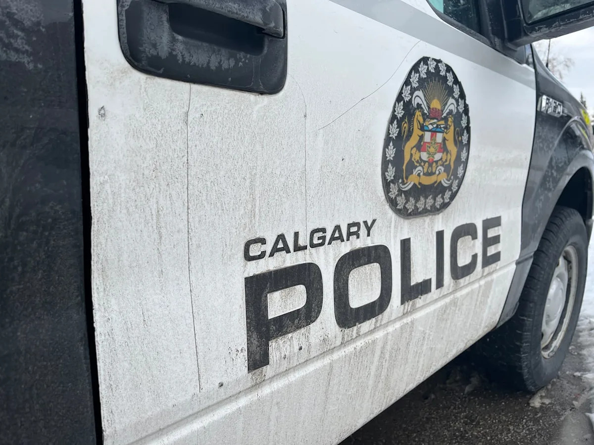2 pedestrians seriously injured in northeast Calgary crash