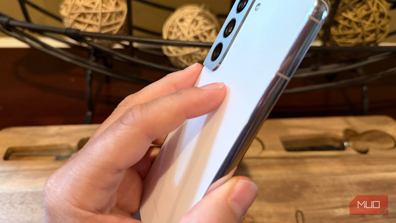 I taught my Samsung phone a hidden back-tap shortcut, and now I can't stop
