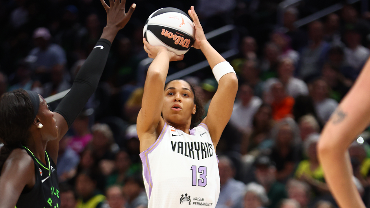 Salaün and Hayes Difference Makers Off the Bench in Valkyries' Win Over Storm