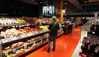 Ottawa aims to cut grocery bills with $3.2B food security strategy - National