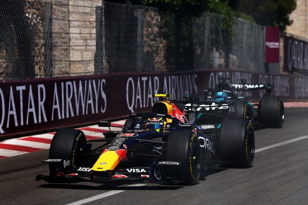George Russell, Mercedes, Isack Hadjar, Red Bull Racing