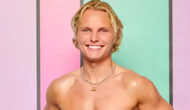 'Love Island UK' Contestant Drops Out of Show, Cites Family Reason