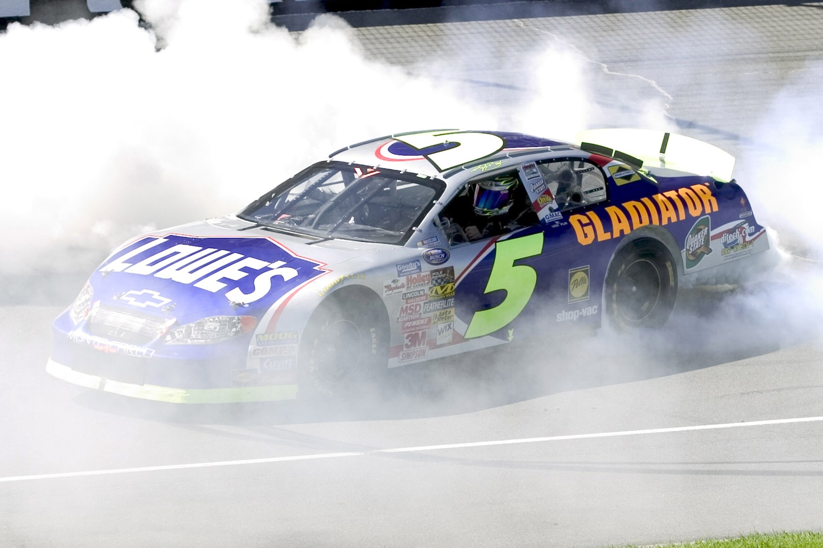 Kyle Busch wins