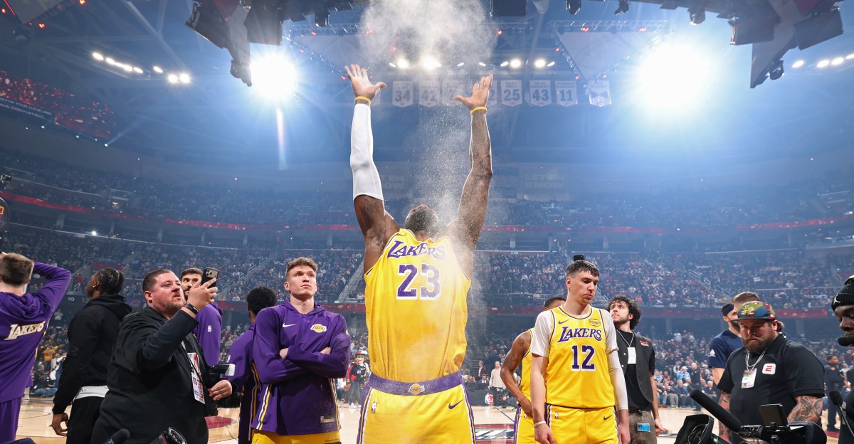 Making sense of the latest LeBron James rumors and what they mean for the Cavs