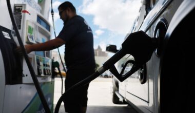 Consumer sentiment rises for the first time in three months