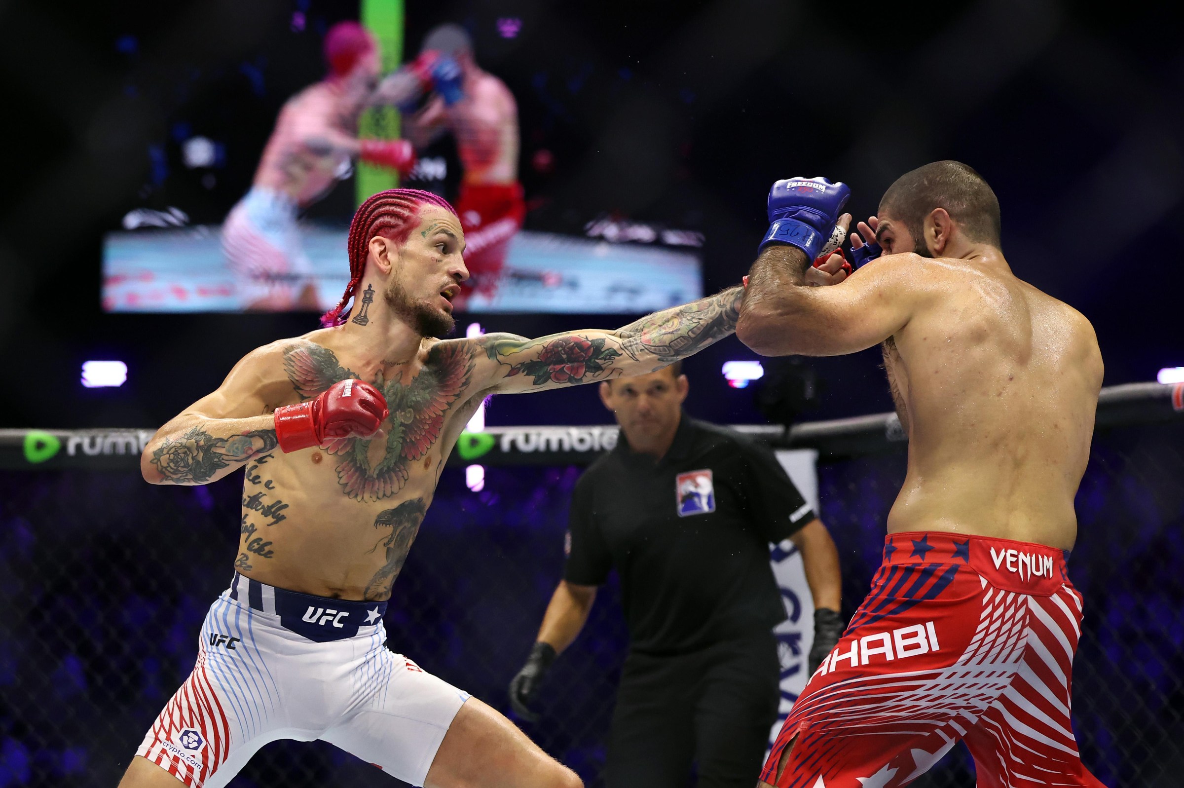 WASHINGTON, DC - JUNE 14: Sean O’Malley of the Untied States lands a punch on Aiemann Zahabi of Canada in their bantamweight bout during UFC Freedom 250 at the White House on June 14, 2026 in Washington, DC. (Photo by Chris Graythen/Getty Images)