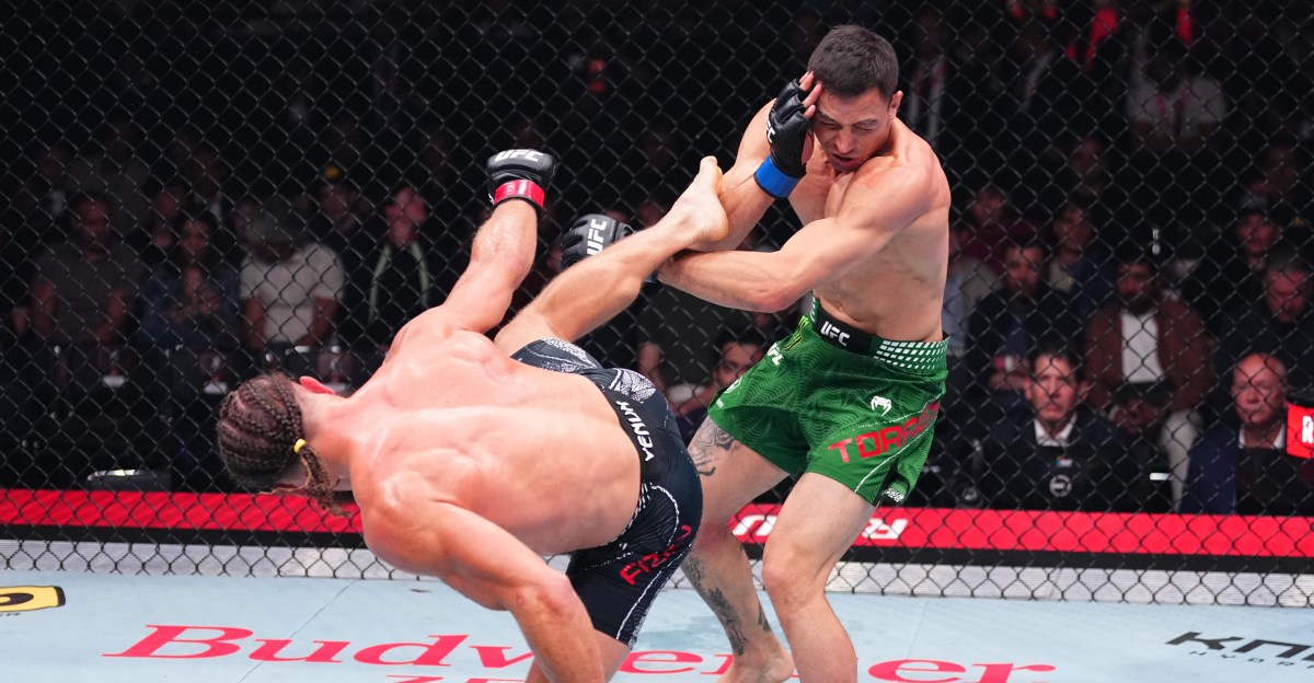 UFC Baku results: Rafael Fiziev delivers hellacious wheel kick knockout of Manuel Torres in main event
