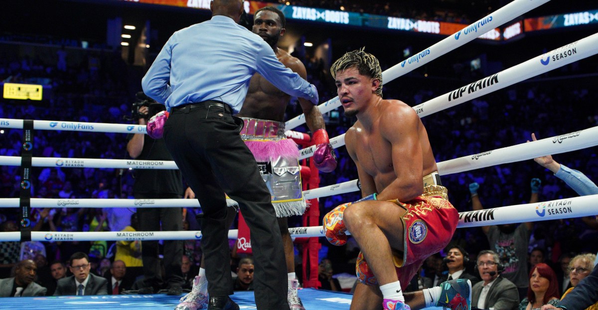 Highlights! Boots Stops Zayas In Back-And-Forth Thriller!