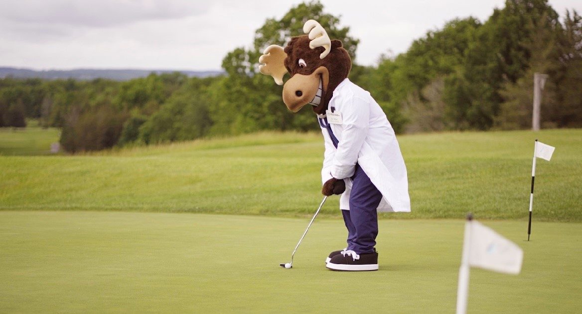 Rain doesn’t dampen the spirits at Fairways for Fractures