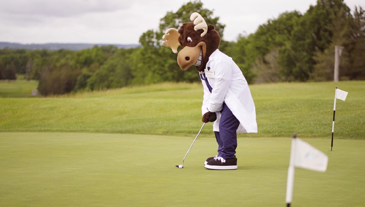 Rain doesn't dampen the spirits at Fairways for Fractures