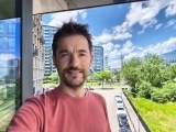 Selfie samples, main camera (1x) - 25mm, f/1.7, ISO 100, 1/291s (4096x3072px) - Motorola Razr 70 review