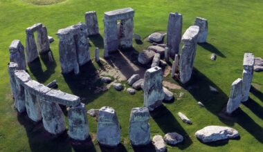 Stonehenge's Altar Stone Mystery Points to an Epic Human Journey : ScienceAlert