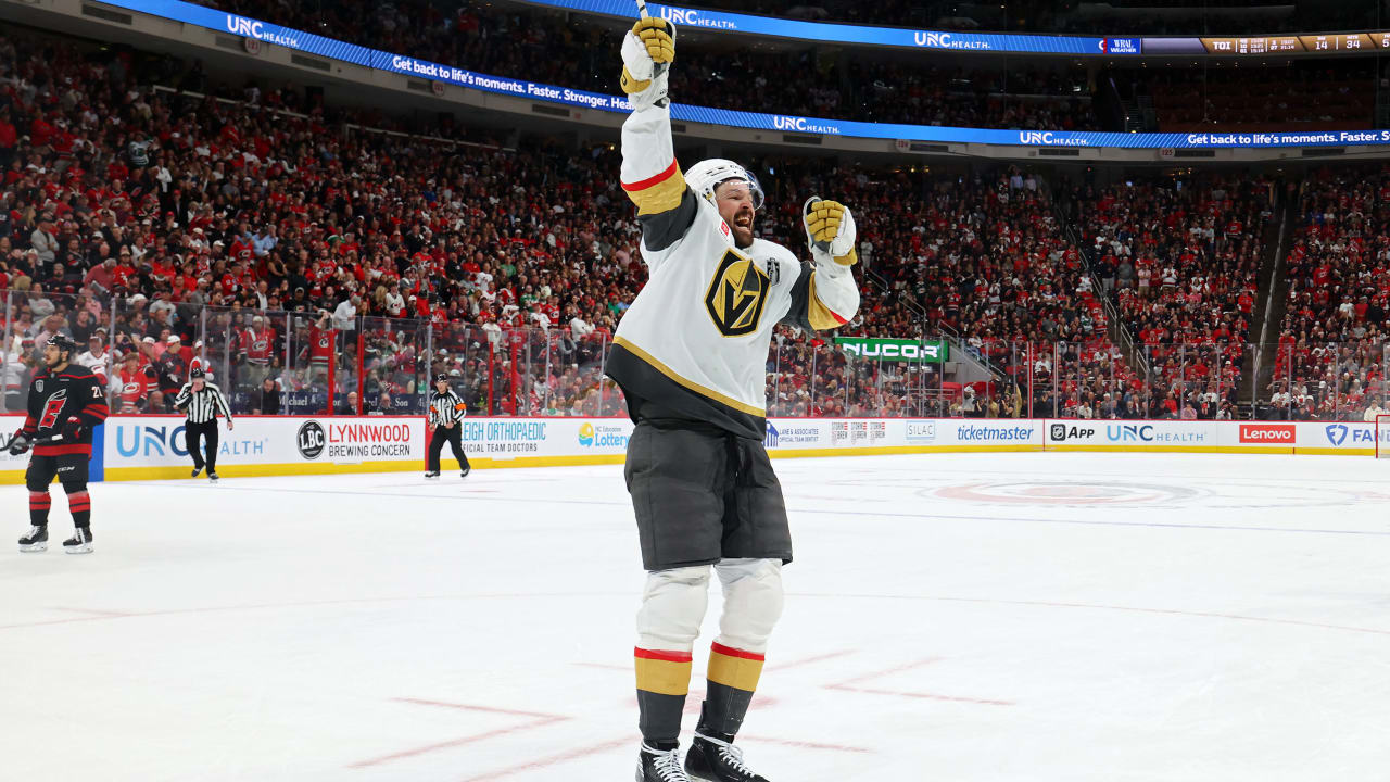 Hertl breaks tie late, Golden Knights edge Hurricanes in Game 1 of Cup Final