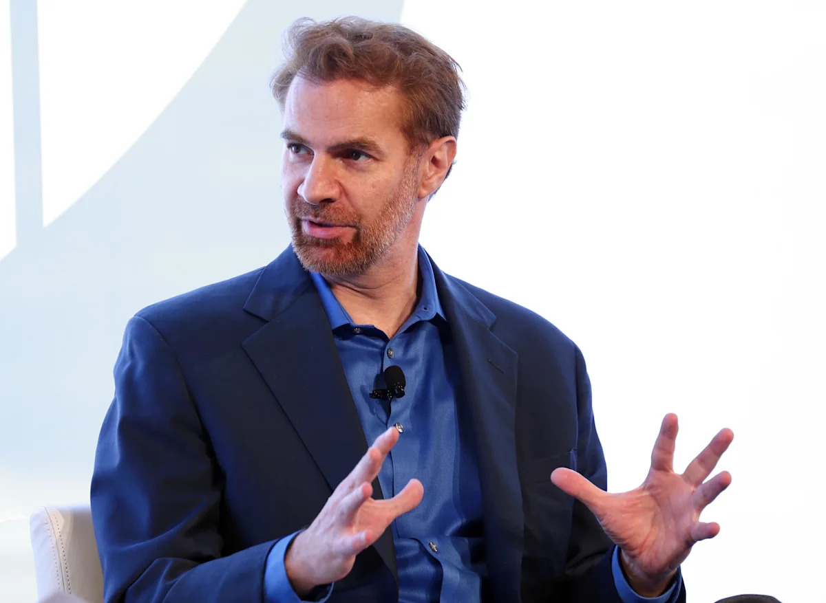 ‘It’s not going away’: The Stanford economist who called the AI entry-level jobs crisis early has the receipts