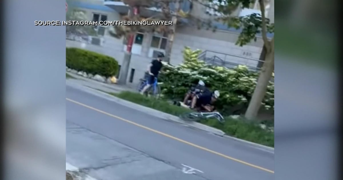 Concerns over video showing cyclists tackled by Toronto police officers – CP24