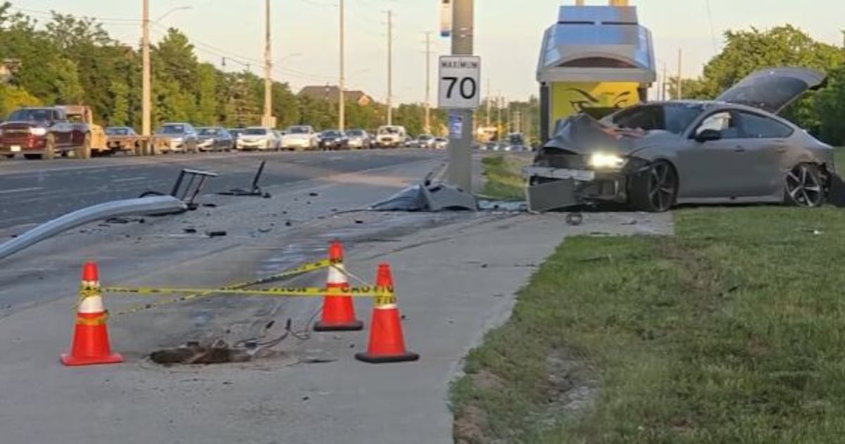 Bus shelter gets destroyed in Brampton crash – CP24