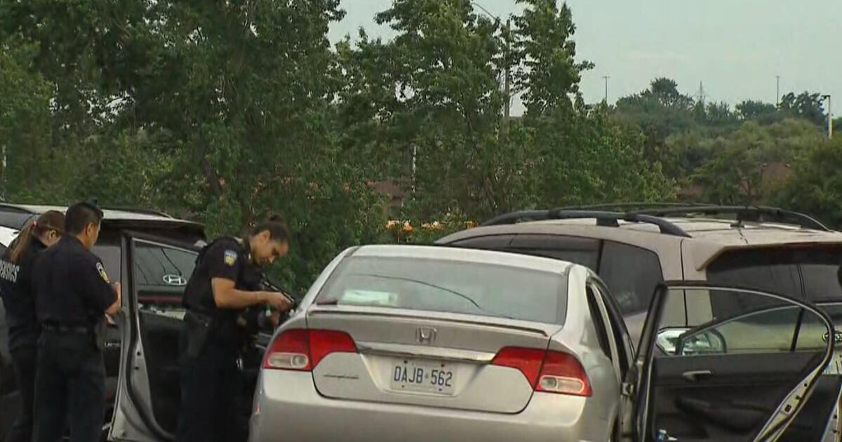 Two people injured in multi-vehicle crash in Mississauga – CP24