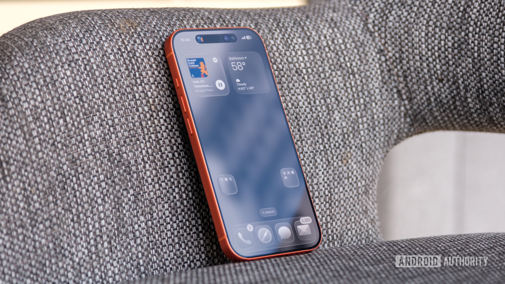 iPhone 17 Pro color matched home screen