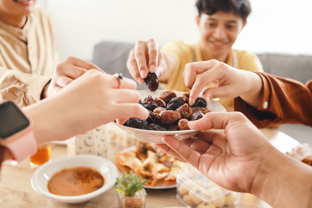 I’m a nutritionist. Here’s when you should throw your food out