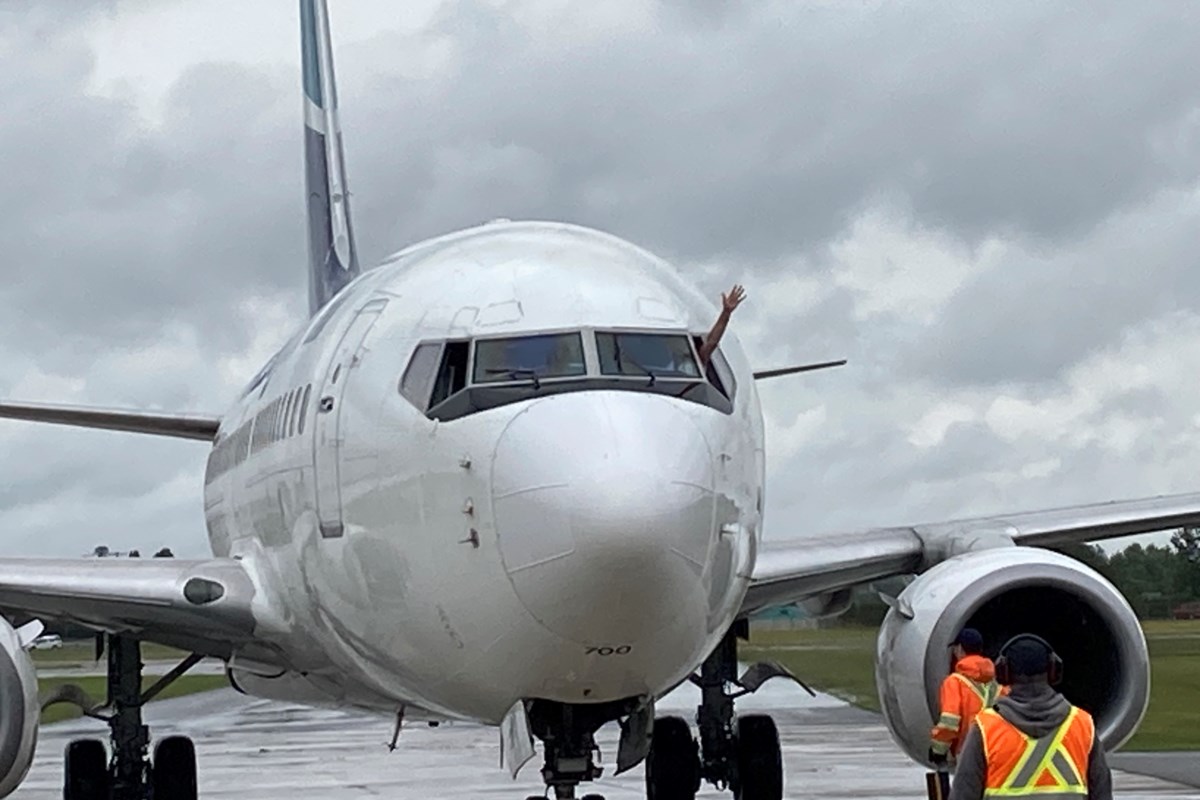 WestJet launches seasonal nonstop Calgary–North Bay service at Jack Garland airport