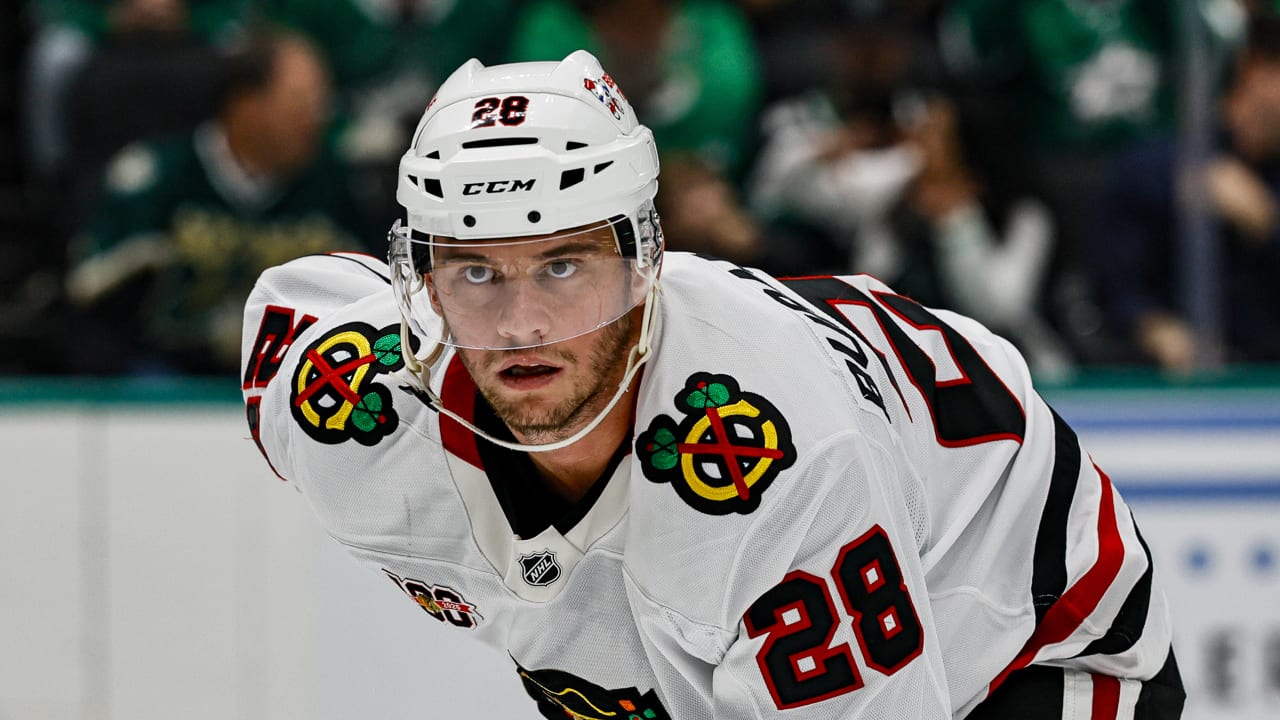 Burakovsky traded to Senators by Blackhawks for draft pick