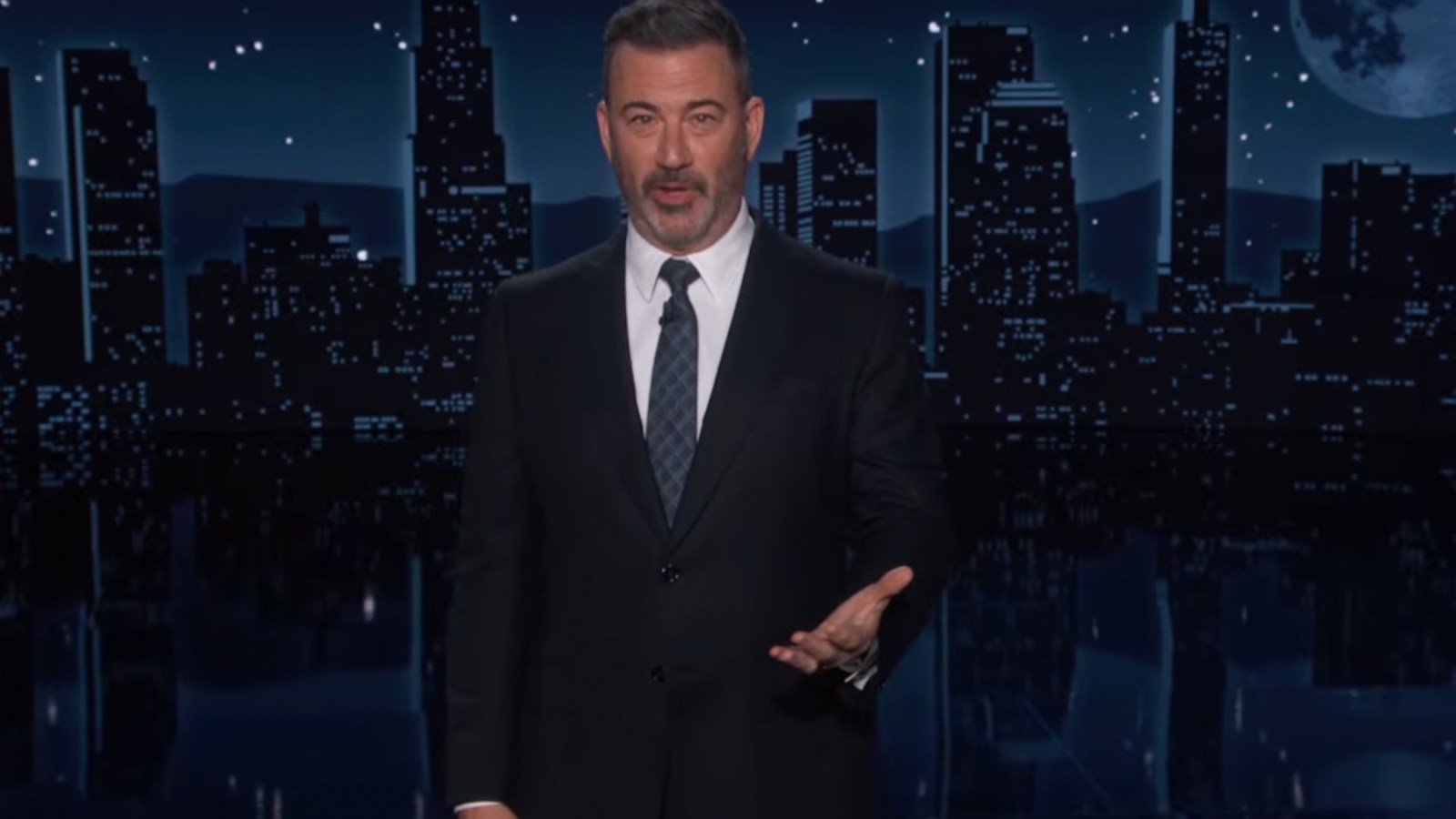 Jimmy Kimmel Roasts Donald Trump Over Reflecting Pool Algae