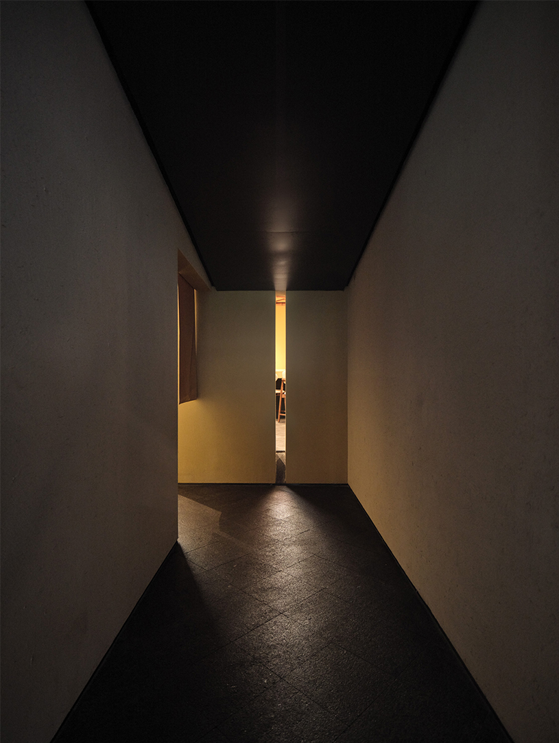 kisu tempura restaurant reconstructs kyoto's architectural language in hangzhou - 4