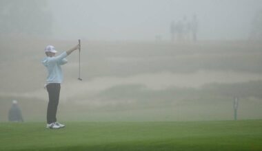 U.S. Open off to slow, foggy start at Shinnecock Hills