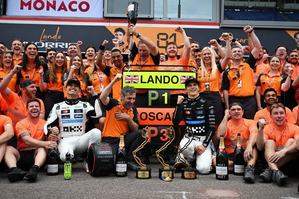 Lando Norris, McLaren, Oscar Piastri, McLaren, Andrea Stella, McLaren