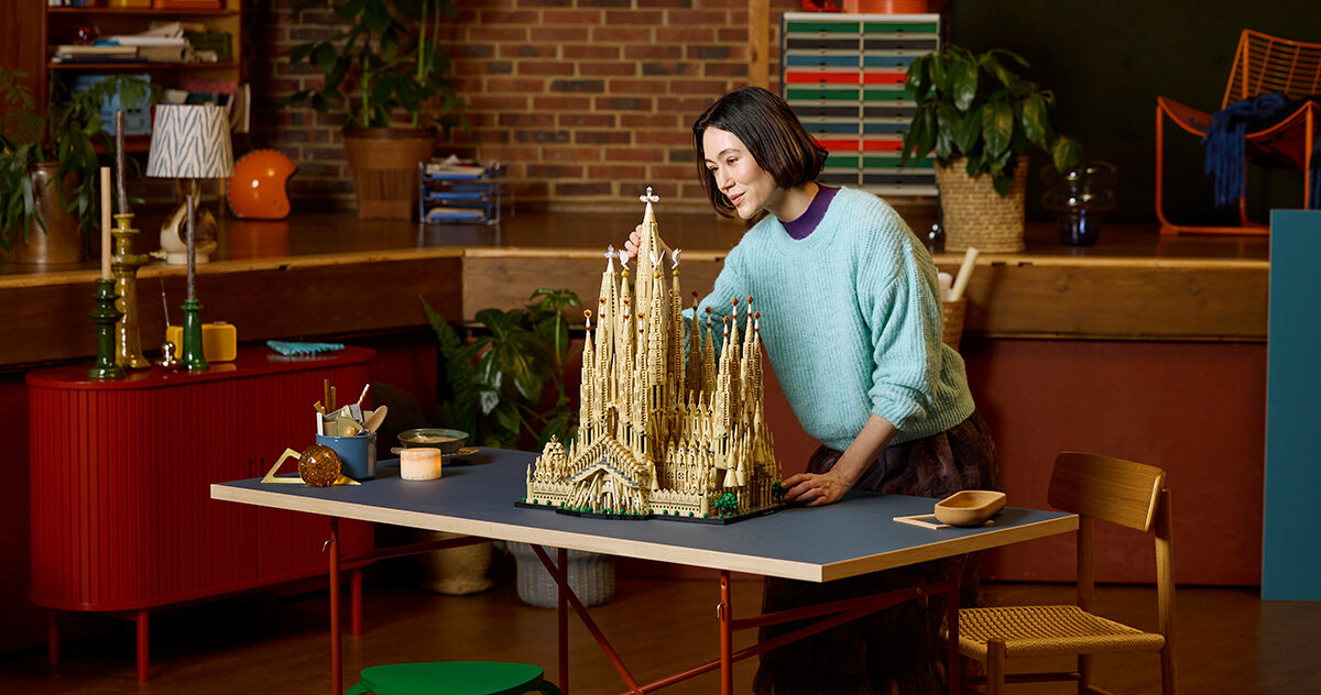 LEGO honors antoni gaudí with 12,060-piece sagrada família architecture set