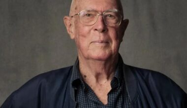 Former Olympian, gym founder Les Mills dies