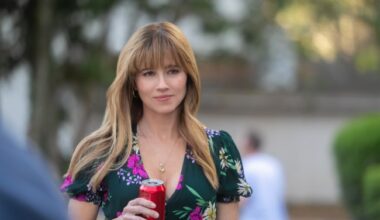 Linda Cardellini DTF St. Louis interview: Sex scenes, umpire outfit