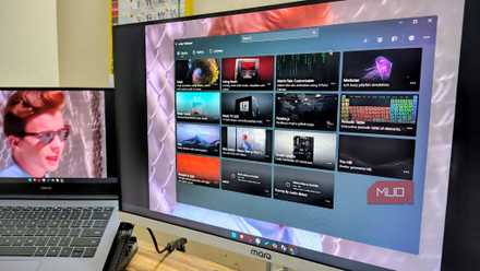 Lively Wallpaper app running on Windows desktop with multiple monitors.