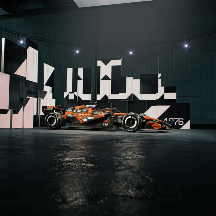 MCL40_1000_Livery_Hero_3