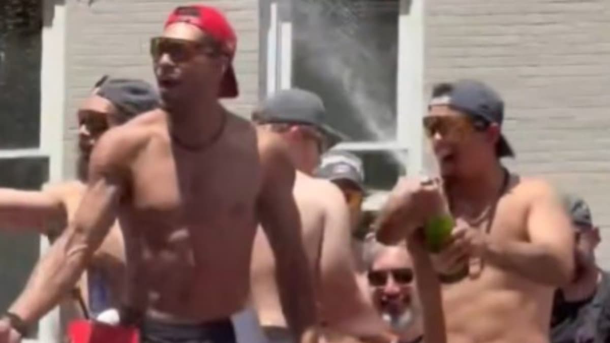 Jarvis on shirtless Miller: ‘He looks like a Greek God and I look like I’m homeless’