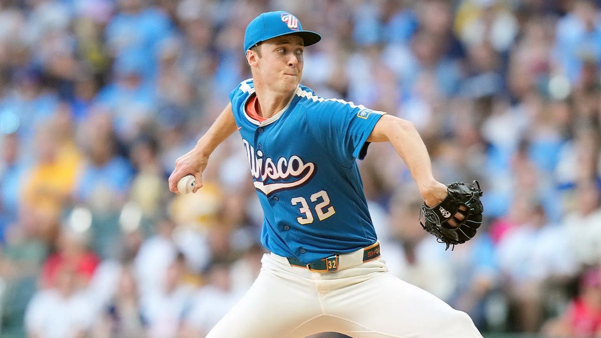 Brewers pitcher Jacob Misiorowski