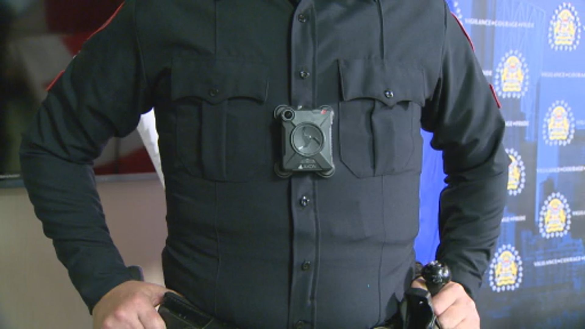 Click to play video: 'Calgary police body cameras to soon translate real time conversations'