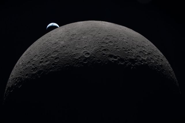 Asteroids May Have Delayed The Birth of Earth's First Continents