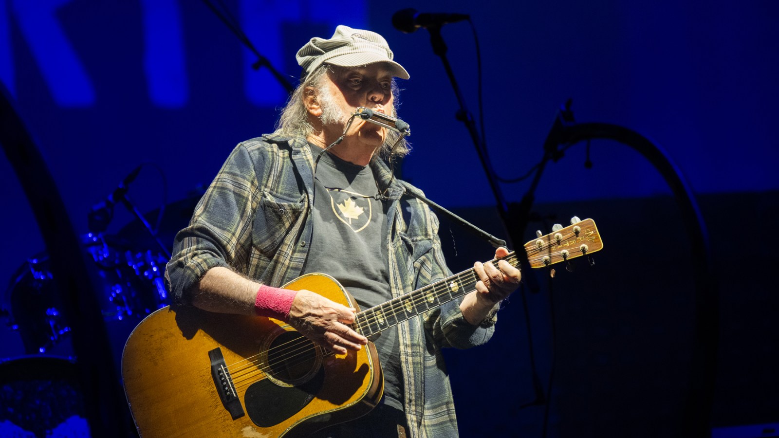 Neil Young Quietly Released a Blazing, Hourlong Concert Film for Free