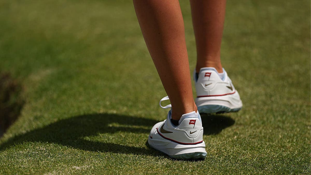 nelly korda lebron james golf shoes