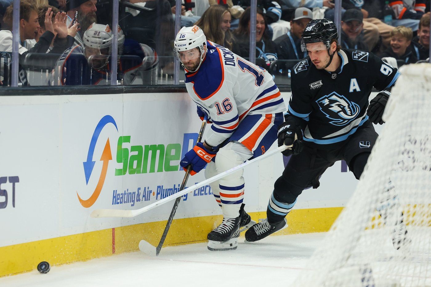 Oilers re-sign center Jason Dickinson to a 5-year, $20 million contract