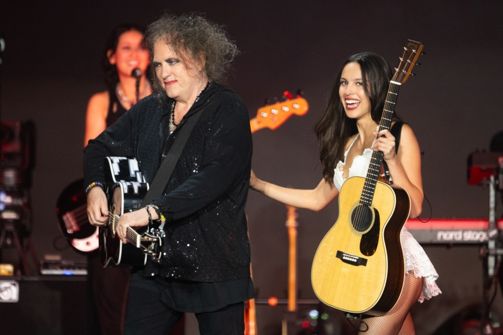 'What's Wrong With Me': Olivia Rodrigo, Robert Smith Debut Duet Live
