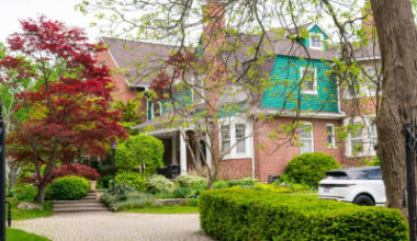 Owners of historic Mississauga lakeside home oppose City Hall move to designate it as heritage property