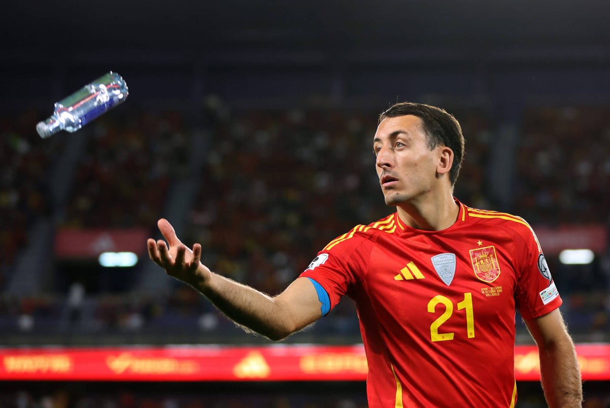 FIFA U-turns on World Cup water bottle policy, bans fans from bringing them into stadiums