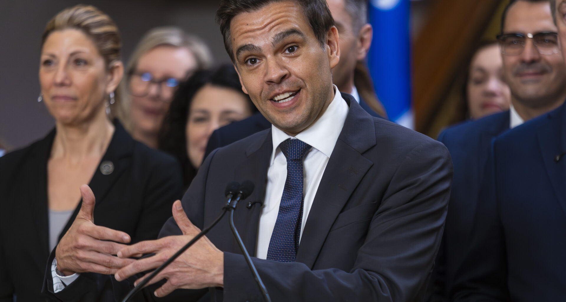 Quebec Liberals threaten legal action against Parti Québécois leader