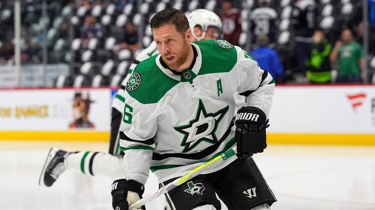 Maple Leafs plan to interview Joe Pavelski for head coach vacancy