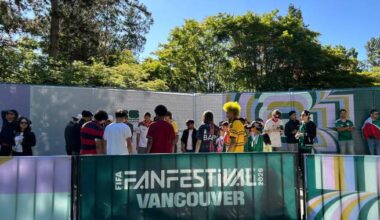 Hundreds line up for 1st day of FIFA World Cup Fan Fest in Vancouver - BC
